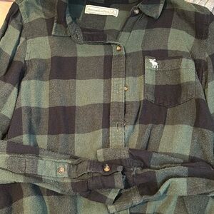 Flannel button down green and black Abercrombie
